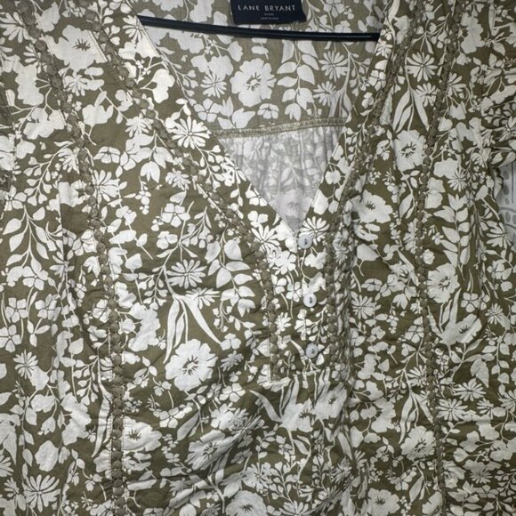 Lane Bryant Womens Size 26/28 4x Green Floral V Neck Blouse Flutter Sleeve - Picture 3 of 9